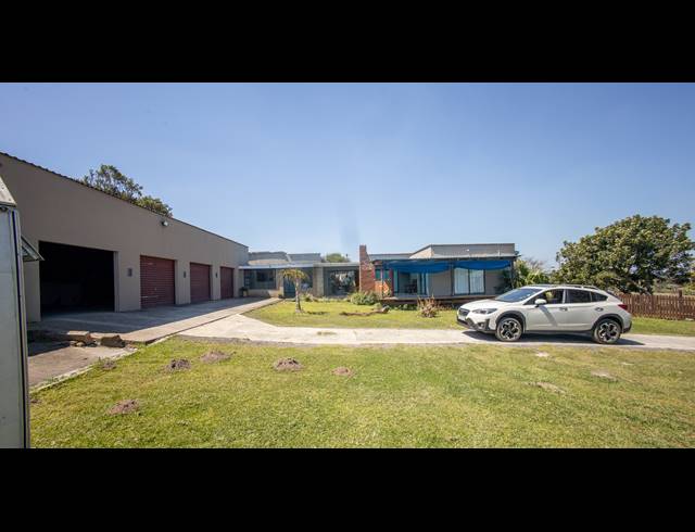 116,000M² FARM FOR SALE IN COVE ROCK